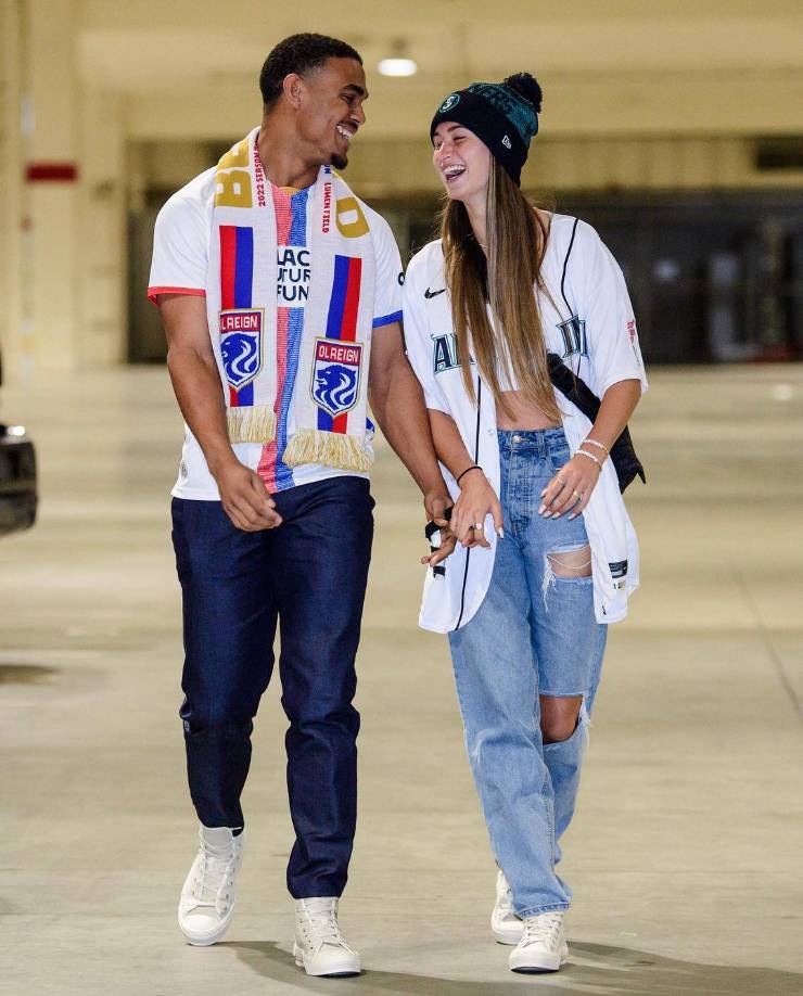 Jordyn Huitema anunció este día su relación sentimental con el beisbolista <b>Julio Rodríguez</b>, favorito a ganar el Novato del Año de la Liga América en las <a rel="nofollow noopener noreferrer" href="https://sellodeportivo.com/justin-verlander-deuda-mundial/" target="_blank">Grandes Ligas</a>.
