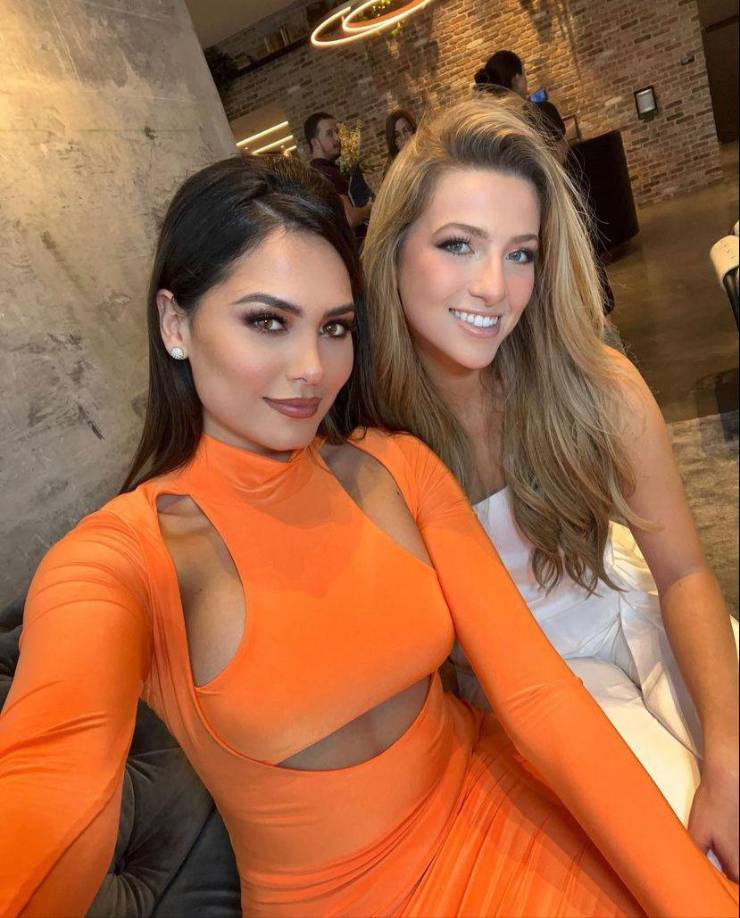 La ex Miss Universo, la mexicana Andrea Meza, compartió fotografías junto a la Miss Honduras Universo, Rebeca Rodríguez. 