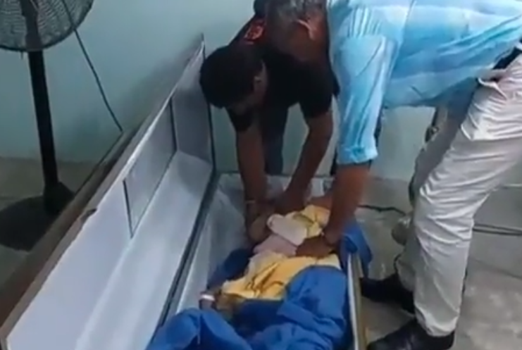 Momento en el que se enteran que la señora tiene signos vitales.