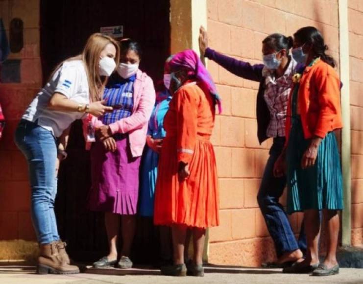 Hasta el valle de Azacualpa, municipio de Yamaranguila, Intibucá, viajó Diario LA PRENSA y la periodista Ana Reyes entrevistó a mujeres lencas que mañanearon a ejercer su sufragio en las elecciones primarias de Honduras 2021.