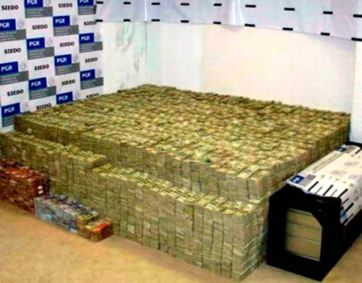 A comienzos de los '90, el negocio de transportar cocaína colombiana a Estados Unidos le dejó millonarias ganancias al Chapo Guzmán. Las autoridades mexicanas le incautaron varios millones de dólares, sin embargo, sus ganancias seguían siendo exorbitantes.