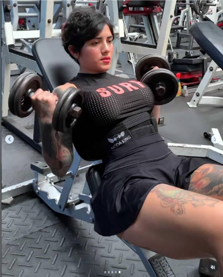 El gimnasio es otra de sus pasiones, pero “más que todo lo hago por salud, porque estuve sufriendo bastante problemas de bulimia, comía y me sentía mal, entonces esas cosas hicieron de que mejorara mi estilo de vida con una nueva dieta”.