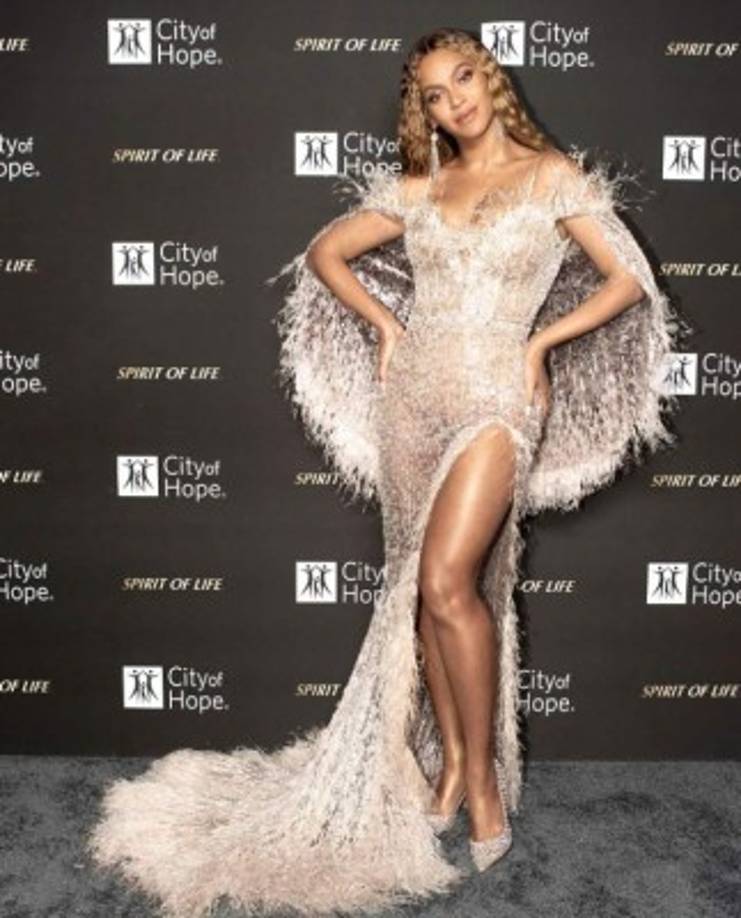 5. Beyoncé<br/><br/>Consciente de su propia influencia, Queen B ya tiene su propia línea de ropa Ivy Park. Sin embargo, la favorita de la moda también recibe mucha atención de otras marcas.<br/>