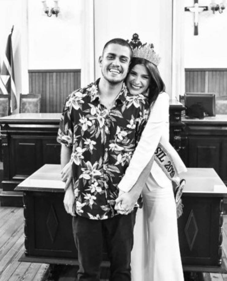 Para quienes sueñan con la brasileña, parece que Júlia ya tiene su corazón ocupado por su novio Mateus Correa, con quien lleva varios años de noviazgo.