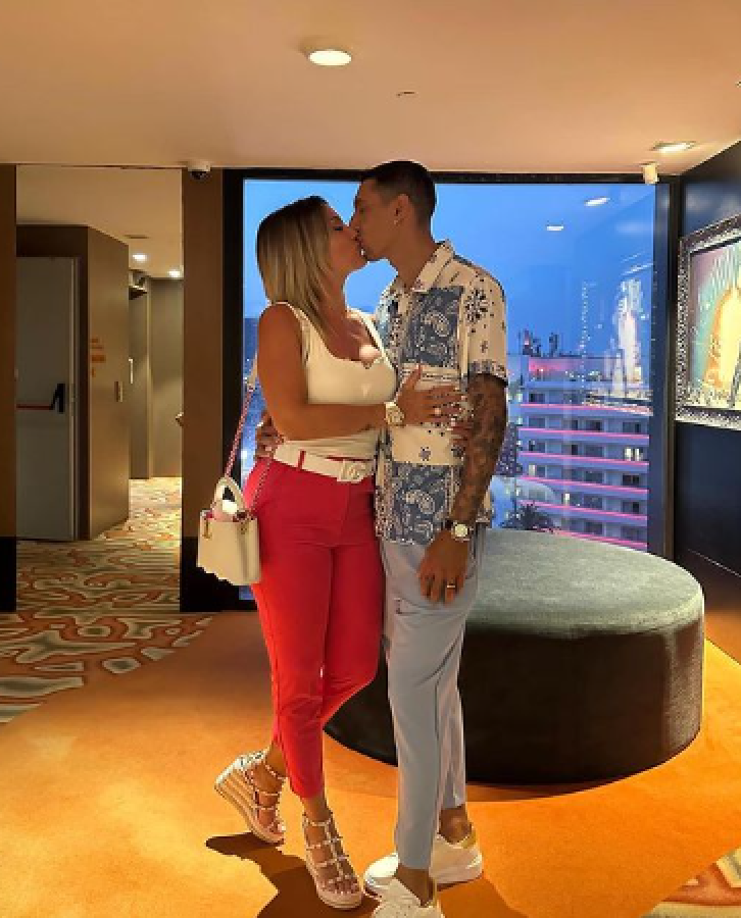 “A veces todo parece muy lindo hasta que pasan cosas como las que me pasaron a mí y a mi familia. Y me siento mal por no poder cumplir ese sueño. Era algo que deseaba mucho, pero las amenazas fueron más fuertes y mi decisión siempre es basada en la tranquilidad y la felicidad de mi familia”, cerró diciendo.