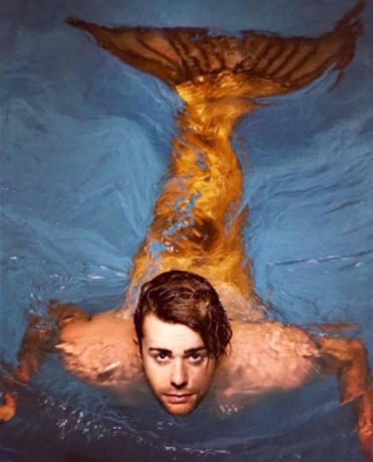 Si bien las reacciones del público lo motivan a hacer lo que hace, Christian admitió que hay algo de incomodidad al usar la cola y nadar con ella. 'Sufro de dolor en los tobillos cuando llevo puesta la cola más de una hora y después de un par de horas nadando, mi vista se vuelve borrosa debido al agua salada del mar o al cloruro', dijo.