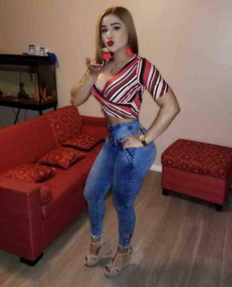 Cecilia Landa es la hermosa chica del mediocampista Deybi Flores de 22 años de edad.