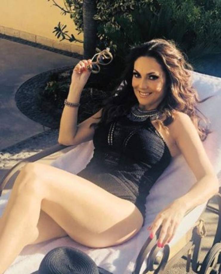 La bella mexicana es la protagonista de la serie 'Simón dice' junto al actor Arath de la Torre.