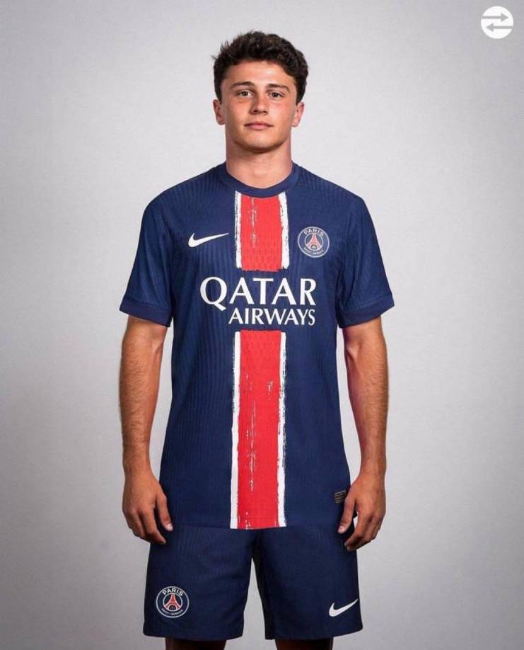 Según el periodista Fabrizio Romano, João Neves y PSG han llegado a un acuerdo para su contrato y ahora sólo resta negociar con su club, el Benfica. El volante portugués quiere fichar por el conjunto parisino, ya que Luis Enrique le habría ofrecido la titularidad.