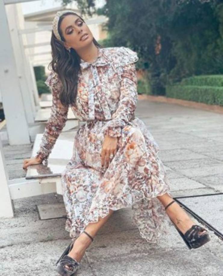 Galilea provocó reacciones de varias famosas con la foto, entre ellas la chica del clima Yanet García, quien alabó la belleza de la mexicana, y la presentadora Clarissa Molina.