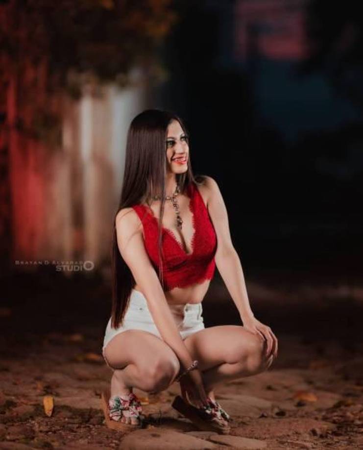 Al acercase al carro miraron que en la parte trasera había bastante sangre que salía del baúl del automóvil por lo que dieron aviso de inmediato a la Policía.