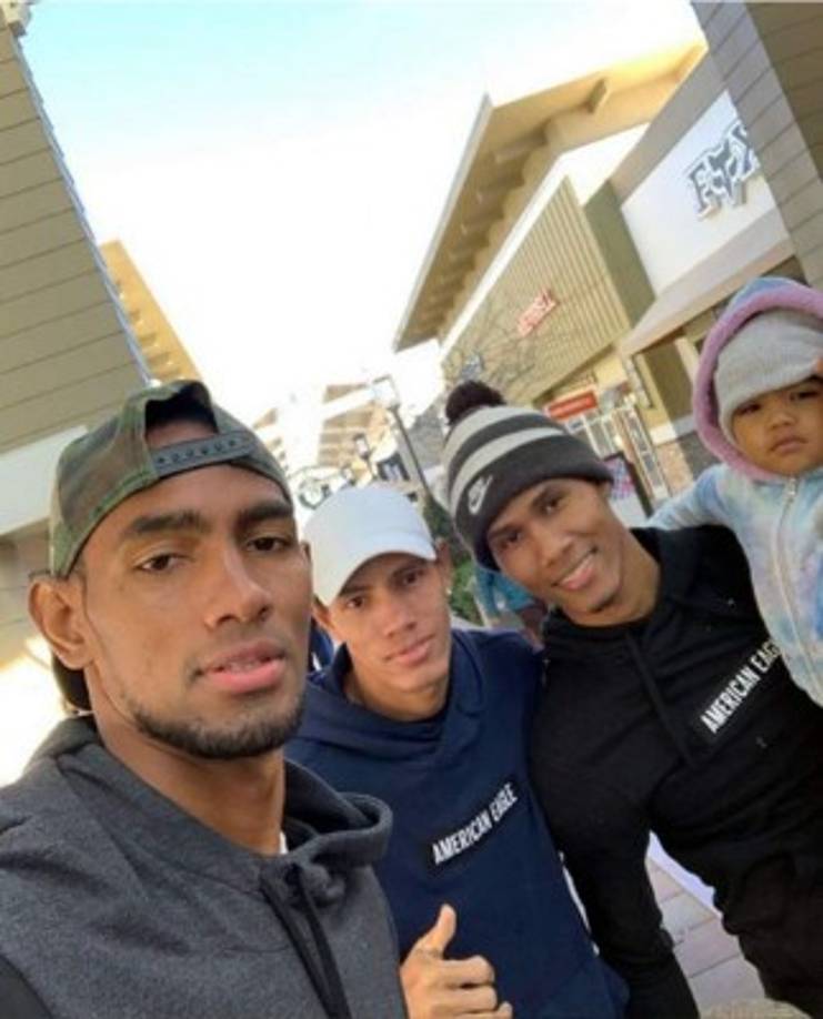 Jerry Bengtson aprovechó para estar con sus hermanos en California.