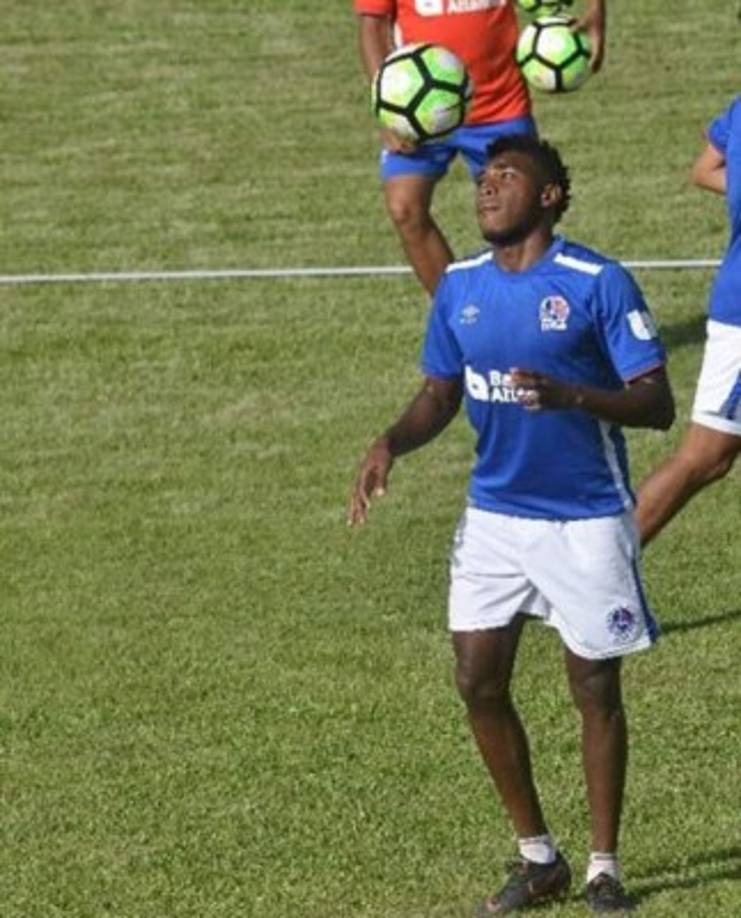 Elmer Güity: El lateral por la banda izquierda regresó para esta temporada al Olimpia y con sus ataques fue importante en la victoria de 3-1 del club olimpista ante el Real de Minas.