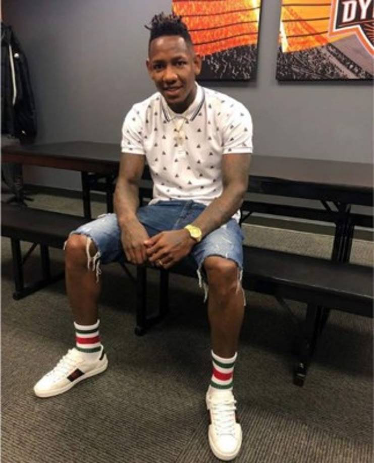 A Romell Quioto le gusta vestir con ropa de marca y en sus redes sociales comparte fotos de como llega vestido a los entrenamientos o partidos del Houston Dynamo.