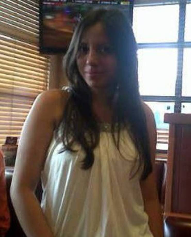 'Mi cachim, 8 años juntos, y a punto de terminar bb partiste, ya parte del inventario familiar, vivimos juntos el mejor año de nuestra carrera, experiencias increibles. Te amo hermana mia.', fueron las palabras del joven compañero de Silvia.