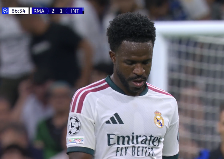 Vinicius castigado, futbolista con problemas circulatorios y hondureña enamora