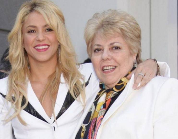 Posteriormente la cadena Univisión también le preguntó a la madre de Shakira sobre una posible reconciliación y dio otra contundente respuesta: “Si eso es lo que ellos quieren, los que los haga felices”, indicó.