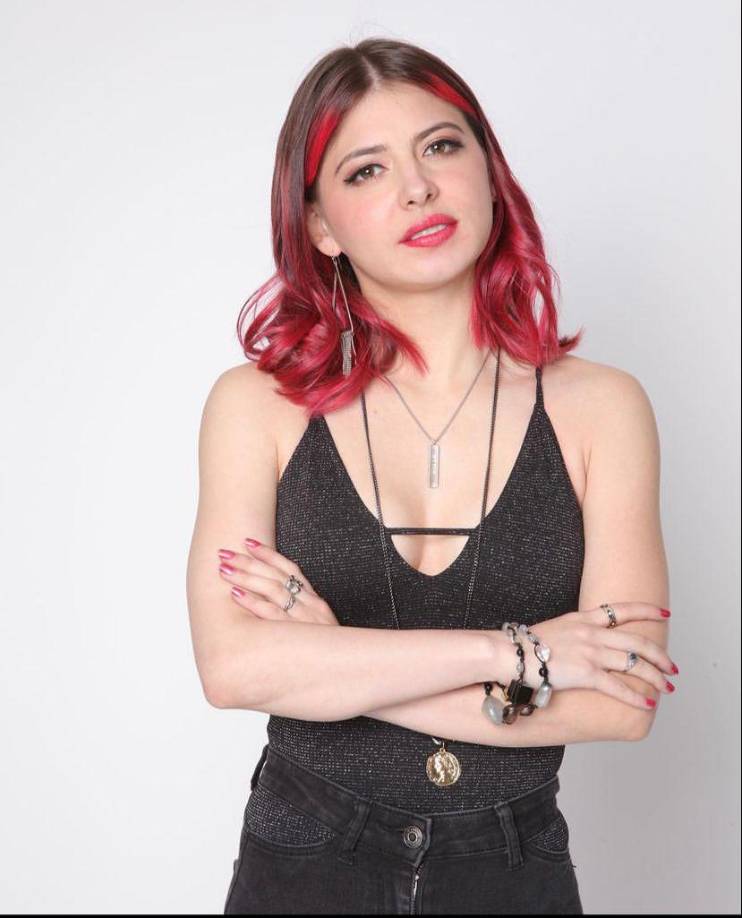 A sus 28 años de edad se ha arraigado a su carrera musical. Aun así, ha estado activa en todas sus redes sociales, mostrando los avances que ha obtenido en sus canciones y algunos que otros vistazos sobre lo que ocurre en su vida día a día.