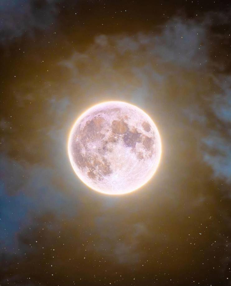 En particular, ésta Luna será la tercera luna llena más grande del año, sólo superada por las superlunas de septiembre y octubre, esta será visible a simple vista y no se necesitará de binoculares.