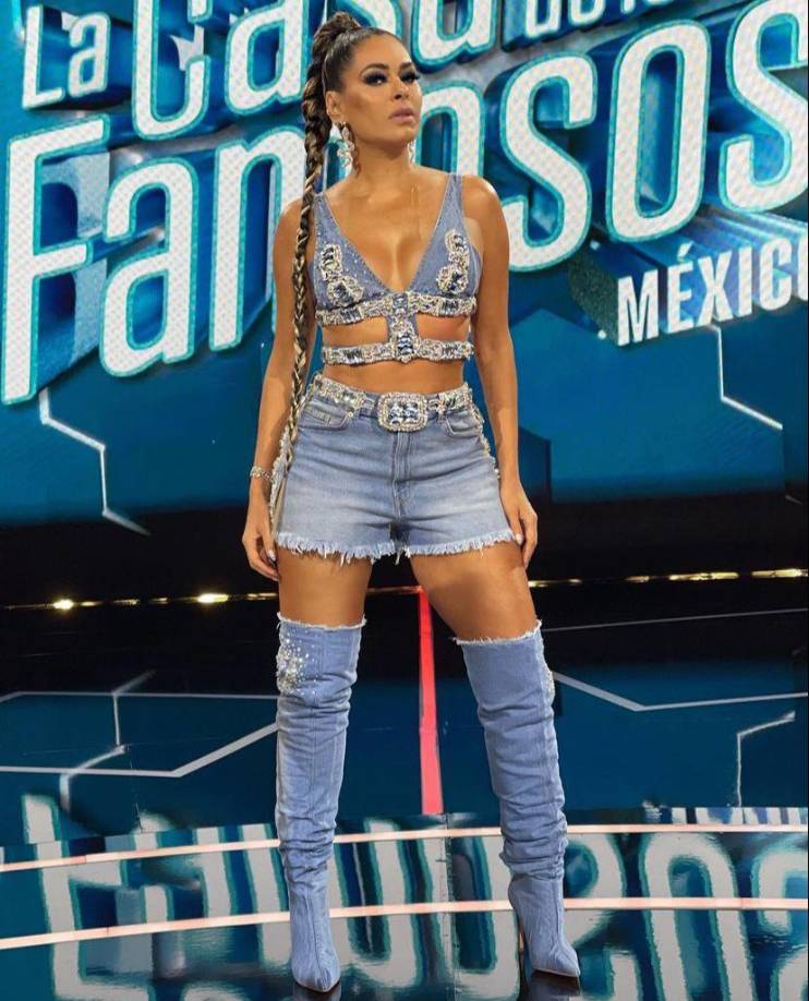 Luego de que se anunciará que Raquel Bigorra era la cuarta persona eliminada en La Casa de los Famosos México, la conductora de televisión Galilea Montijo comenzó a realizarse unas preguntas a la también modelo cubana referente a su salida de la casa, pero su comunicación fue hablar arrastrando las palabras como si estuviera “borracha”, la situación generó bastante polémica en las redes sociales.