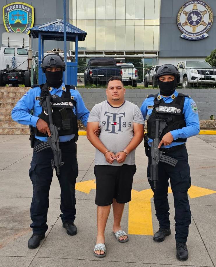 Posteriormente familiares de la victima recibieron una llamada en la que les exigían 15 millones de lempiras, a cambio de su libertad, sin embargo desde esa fecha no volvieron a comunicarse.