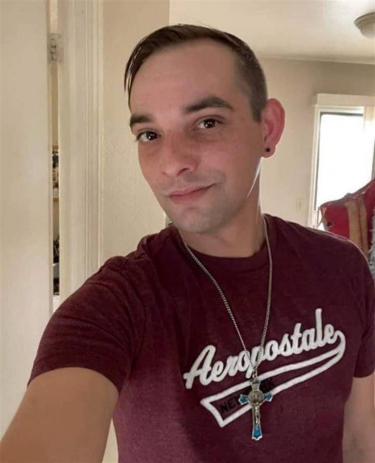 Derrick Rump, de 38 años de edad, trabajaba como bartender en el club Q y falleció en el tiroteo en su centro de trabajo.