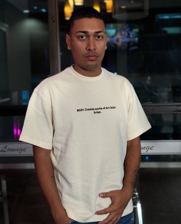 Y es que el joven tiktoker Supremo, ha sido duramente criticado en redes sociales por usar filtros en sus videos donde aparentemente esconde razgos de su verdadero color de piel.