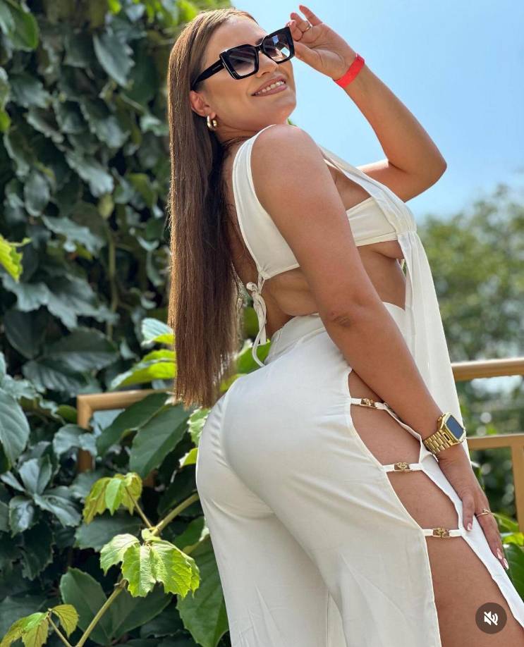 A su respuesta, varios internautas salieron en defensa de Alejandra Rubio con comentarios diciendo que tiene toda la razón, y esa es la actitud, otros reprocharon su actitud “prepotente”.