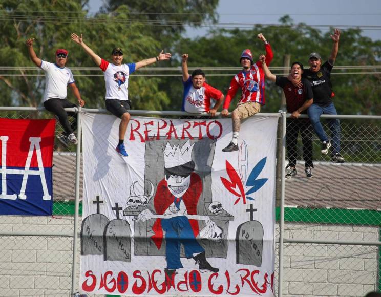 Otra manta de los aficionados del Olimpia en el estadio Carlos Miranda de Comayagua.