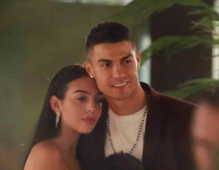  Y es que la supuesta crisis entre CR7 y Georgina Rodríguez ha desatado un sinfín de rumores acerca de la supuesta separación de la pareja.