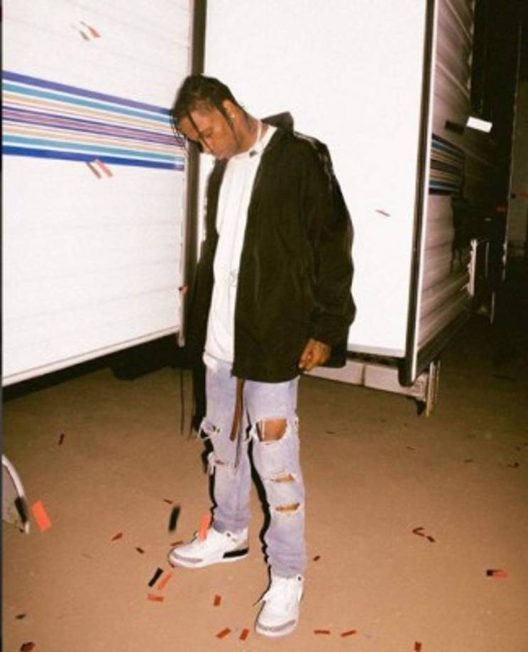 Los festejos para Travis por su cumpleaños parecen no terminar, pues ahora decidieron dirigirse a un paradisíaco destino para continuar con una celebración íntima.