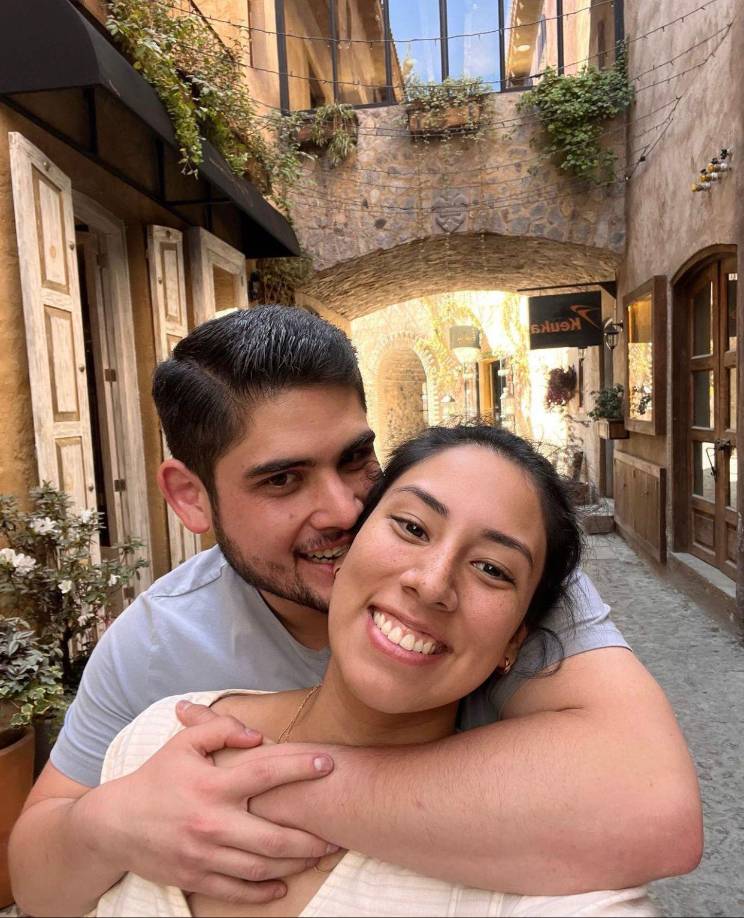 Pese a que ellos viven a plenitud su amor, su historia genera diversas opiniones tanto a favor como en contra de la decisión de la pareja. ¿tú qué opinas?