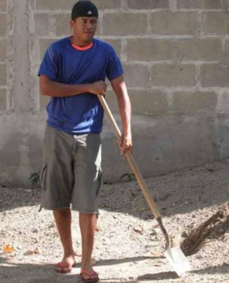 Henry Clark: El defensor hondureño de la Real Sociedad de Tocoa aprendió a trabajar en la albañilería.