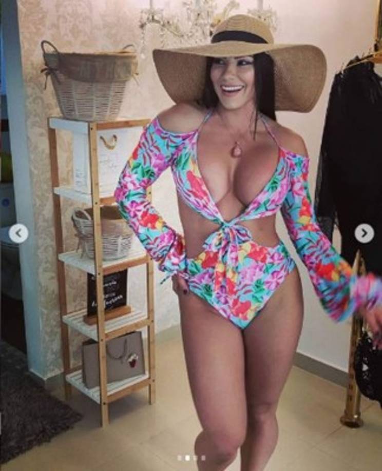 La famosa colombiana no ocultó su gusto por el fútbol: “Sigo y apoyo a la Selección Colombia. Este es un deporte bonito, especialmente cuando aleja a los jóvenes de los malos pasos”.