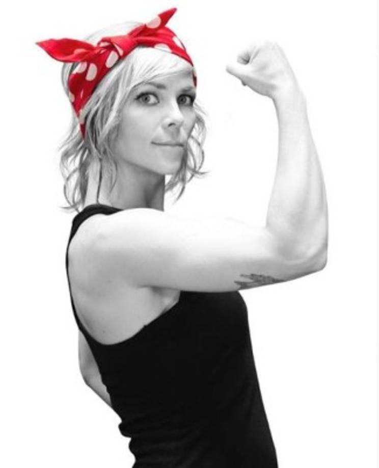 'Puede parecer un poco loco caminar directamente hacia la línea de fuego, los que están dispuestos son los que logran grandes cosas', escribió hace poco en su cuenta de Instagram. 'La gente dice que estoy loca. Yo digo gracias', agregó.