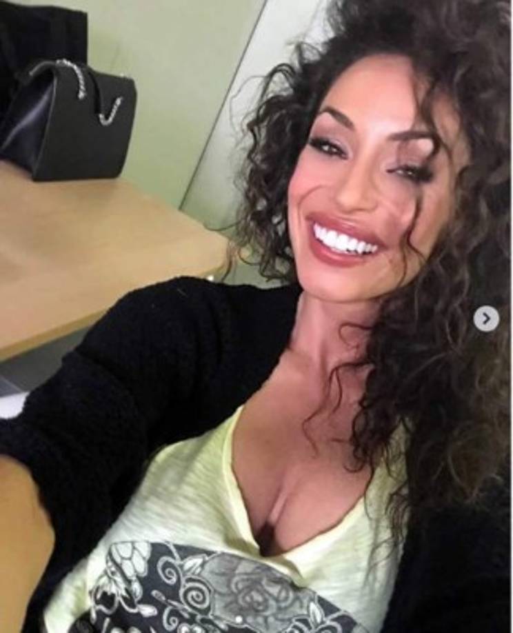 La modelo ha tenido una vida de escándalos. Raffaella aseguró en su momento que había perdido la virginidad con Cristiano Ronaldo y que era muy feliz por ello.