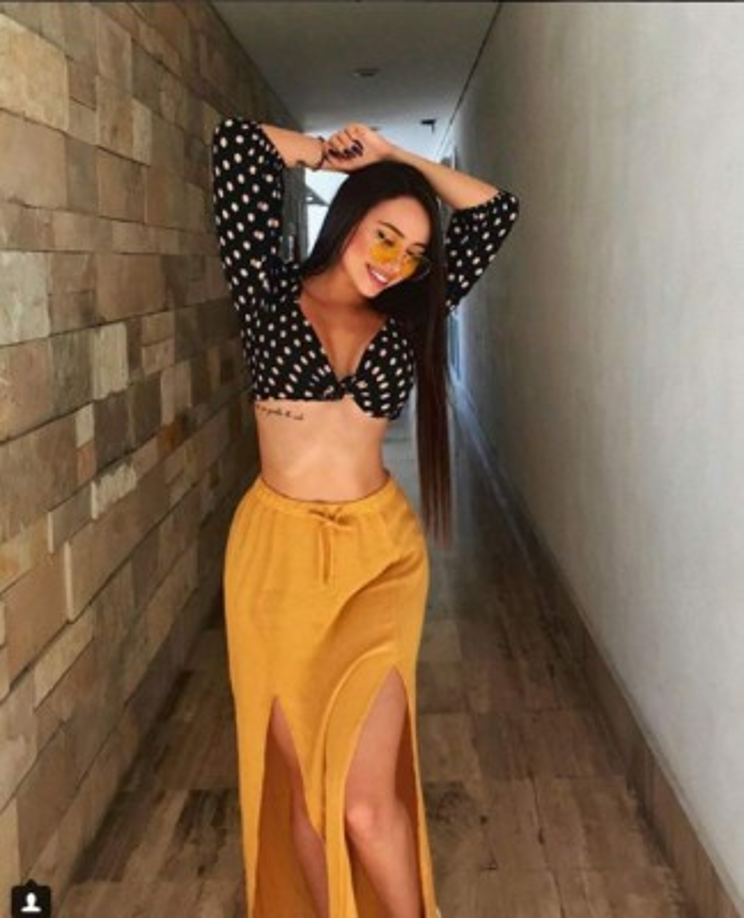 En cuanto a su popularidad y el trato a sus seguidores en redes sociales mencionó que “no lo asimilé pero me he dado tiempo de disfrutarlo, no importa la causa mientras el resultado sea positivo, cuando ya me sentía mejor conmigo misma y había recuperado mi autoestima, estaba más completa y decidida a seguir adelante ya ni me acordaba porque lo había hecho pero me doy cuenta de la responsabilidad que tengo y dar lo mejor de mí para ellos'.