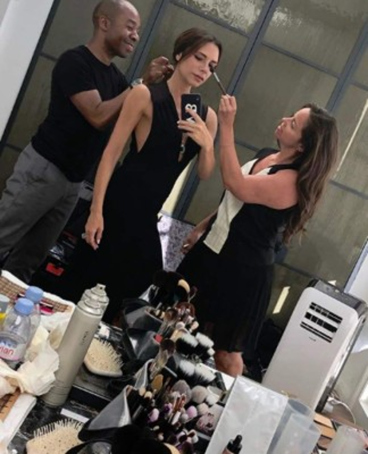 Con tiendas en Londres y Hong Kong, Victoria busca aumentar su presencia en el comercio digital convirtiéndose ella misma en la imagen de su marca.