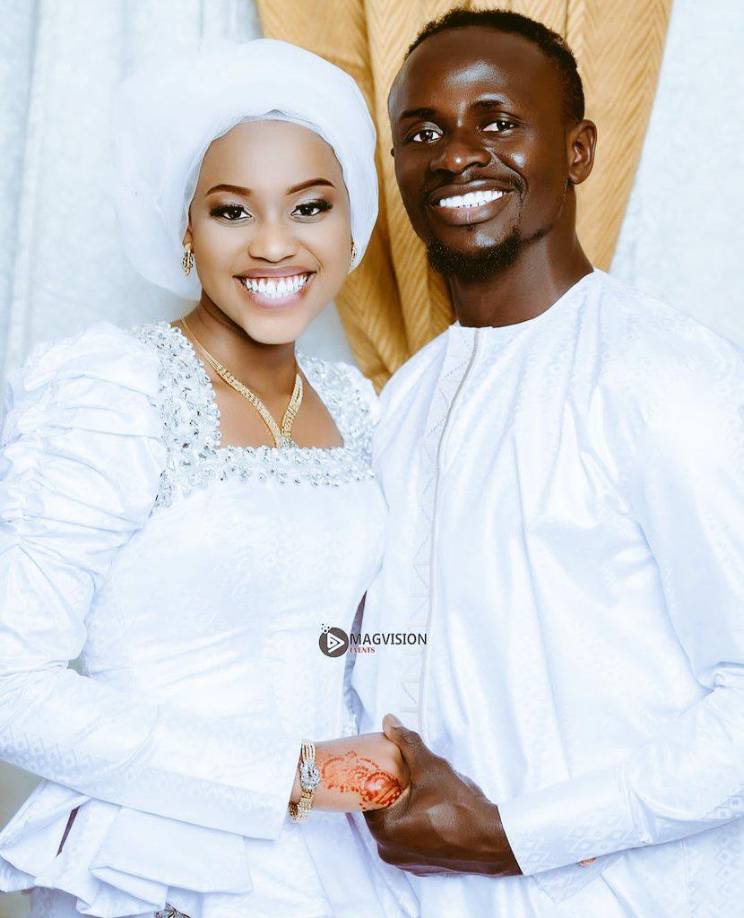 El futbolista se casó con su pareja “de toda la vida” y esto ha despertado mucho asombro por la edad que tiene la chica, una gran diferencia entre ambos.