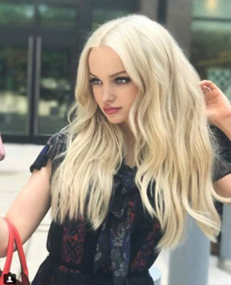 Dove Cameron tiene un tatuaje.
