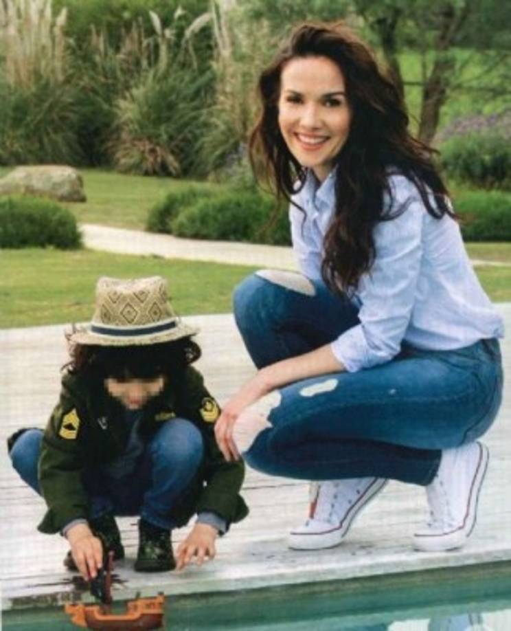 La actriz ha dado muestra de ser una excelene madre, aquí junto a su hijo llamado Merlín Atahualpa. En su momento defendió al 100% la lactancia materna. <br/>