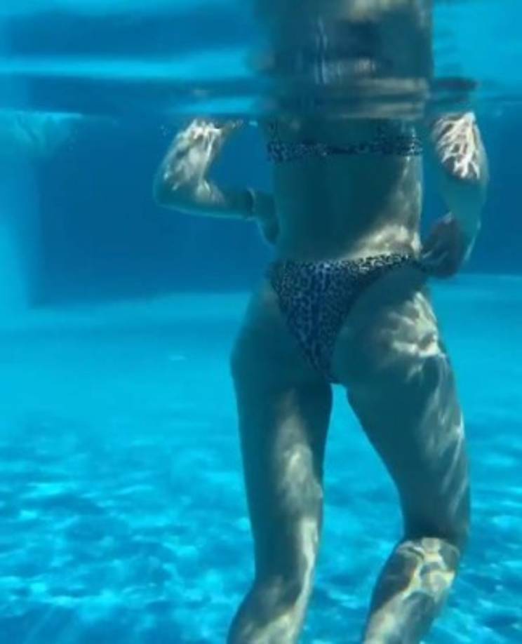 El video de apenas unos segundos, provocó furor entre sus fans y y alcanzó más de 4 millones de reproducciones.