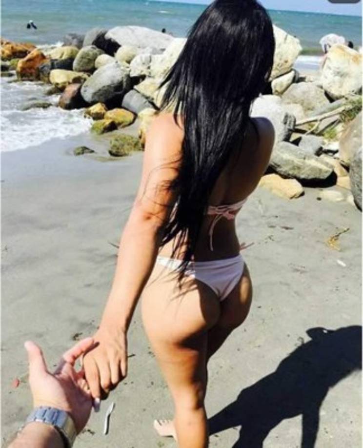 Jeimi dejó poco a la imaginación con sus ardientes imágenes.