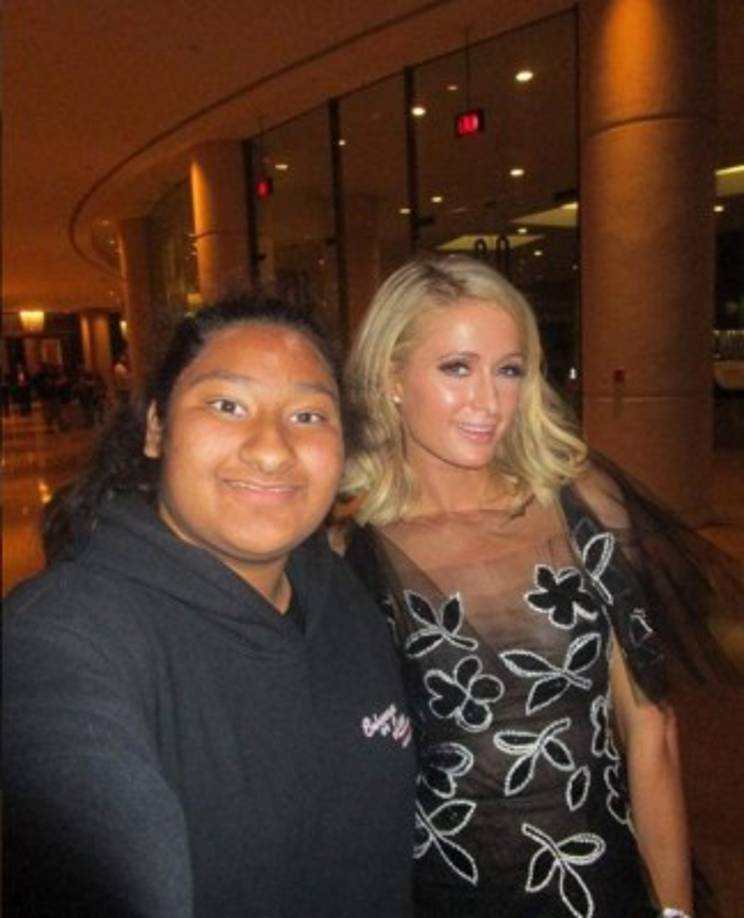 Su Instagram tiene más de 500 fotografías con famosos, su popularidad cada día va en aumento y es que las redes sociales no perdonan, los memes de ella ya se han inventado.