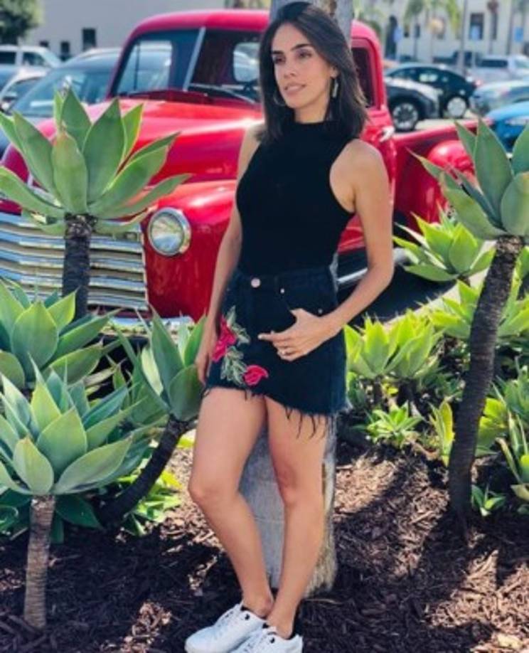 Carmen Armendáriz quien comentó que está orgullosa por el proyecto en todos los sentidos, incluso de la escenografía que se utilizará para representar la casa presidencial, en donde se desarrollará la historia 'es uno de los mejores sets que se ha construido aquí', dijo Armendáriz.