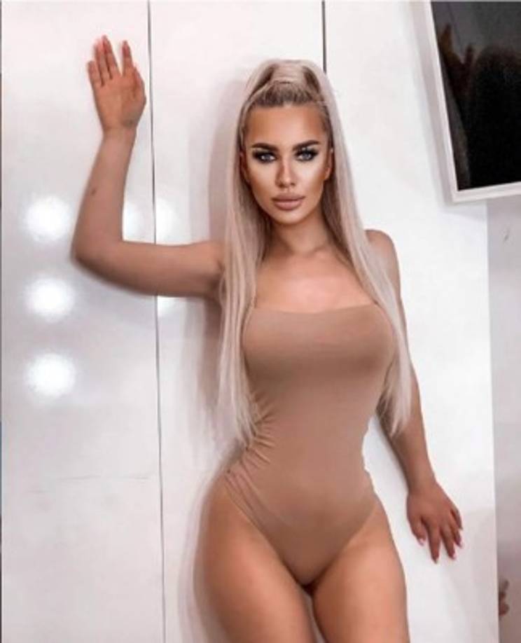 “Es cierto que un tipo me contactó. Le conozco de la ciudad y le consideraba un tipo serio. Conozco sus trabajos y estuvieron bien. Cuando me pidió una cita, pensé que era para un asunto comercial. Sin embargo, a medida que avanzaba la conversación, vi que no tenía nada que ver con mi vida”, empezó relatando Natalija Scekic.