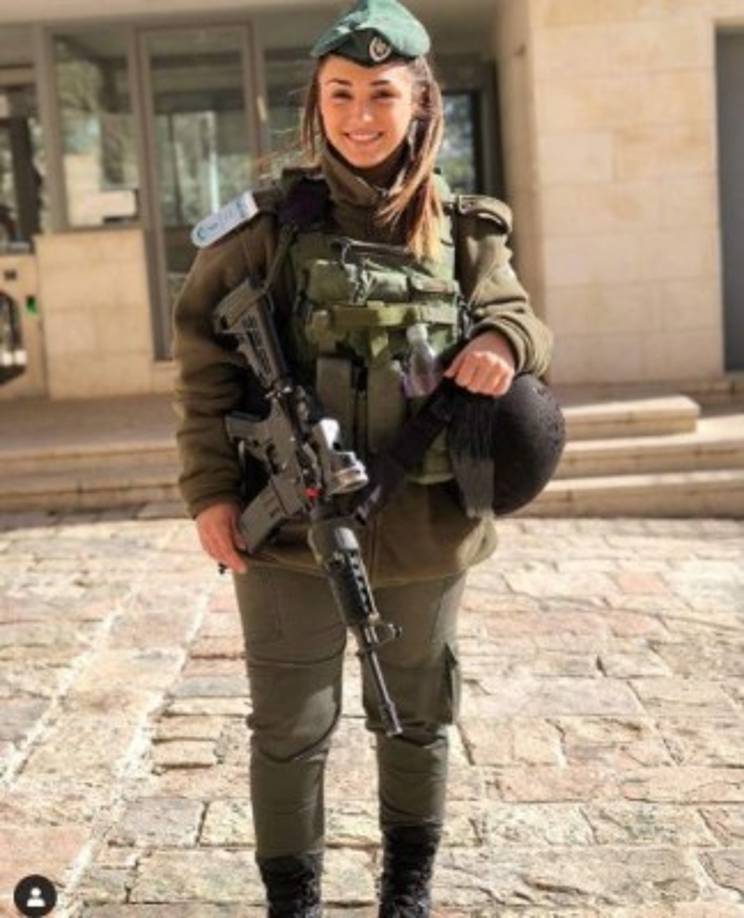 Ellas se convierten en un arma mortal. Por su bellaza y por su adiestramiento sobre tácticas de guerra.