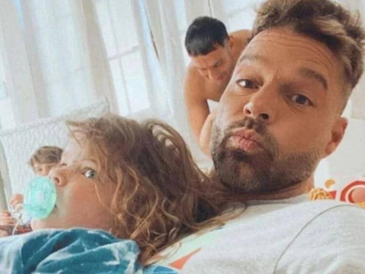 “Muchos años soñé con ser padre, y muchas, muchas, muchas veces pasé por este proceso de duelo de ‘soy gay, soy un hombre gay encerrado y no voy a poder ser papá’. “, dijo una vez a la revista Out.