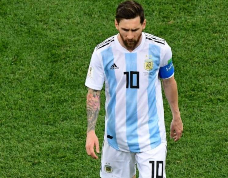 Messi no quiso hablar tras la caída y se le vio decepcionado y hasta enojado.