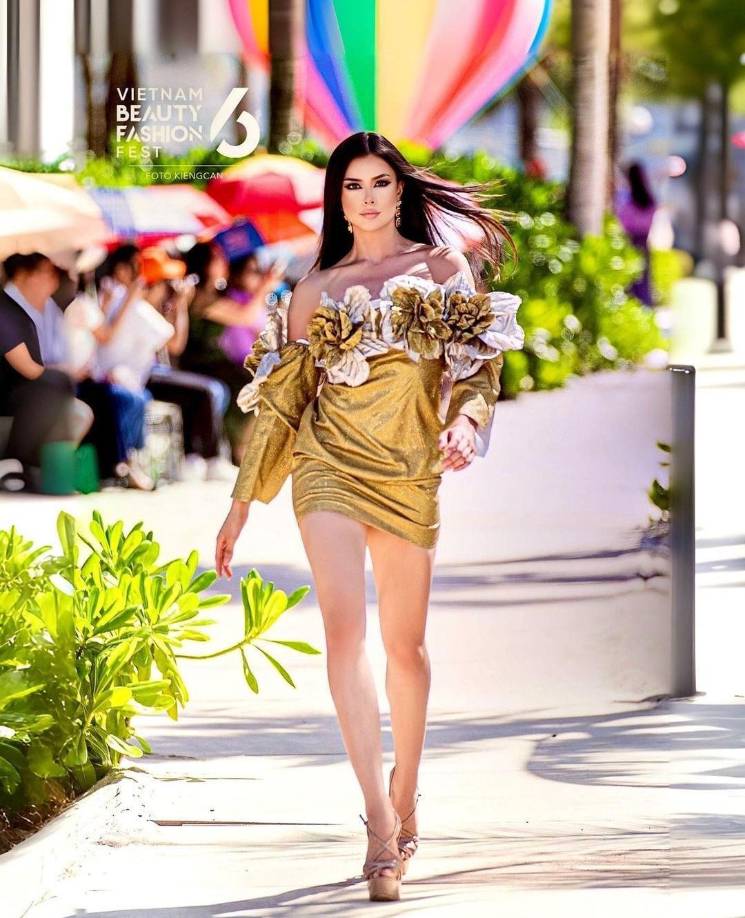 La joven Brittany Marroquín, sorprendió a todos gracias a su buen desempeño y su excelente pasarela, teniendo en la mira coronarse como la siguiente Miss Grand International este mes de octubre en Vietnam. 